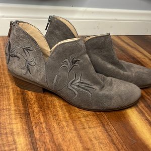 Grey American Eagle ankle booties